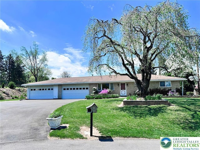1420 Leicester Pl, Allentown City, PA 18104 - photo 2