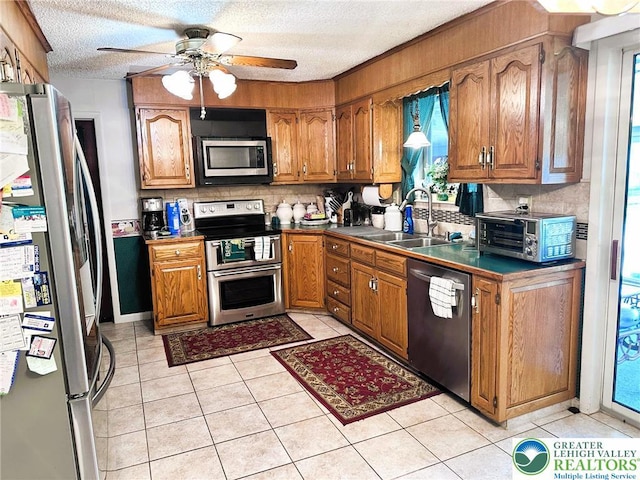 1420 Leicester Pl, Allentown City, PA 18104 - photo 3
