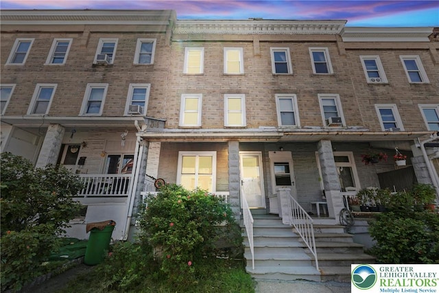 410 E Hamilton St, Allentown City, PA 18109 - townhome / multi-family property with a porch