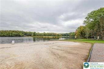 211 Maxatawny Dr, Coolbaugh Twp, PA 18347 - view of home's community with a water view