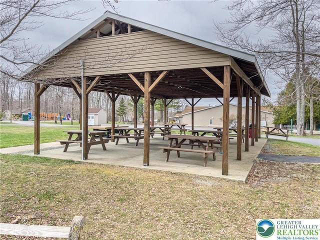 1918 Horseshoe, Coolbaugh Twp, PA 18466 - view of community with a gazebo and a lawn
