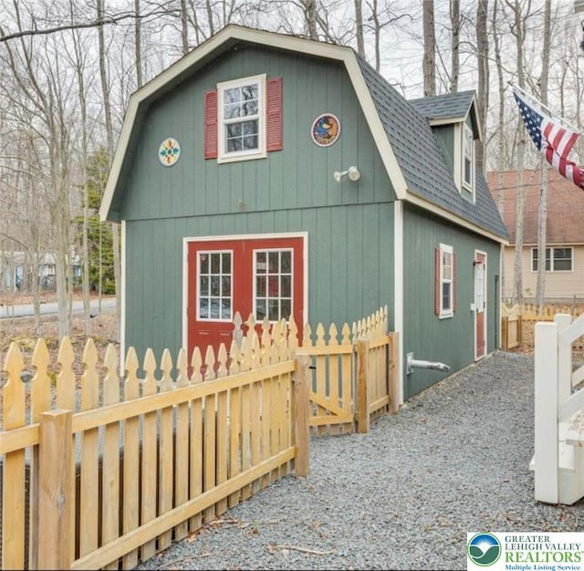 266 Maxatawny Dr, Coolbaugh Twp, PA 18347 - view of outbuilding featuring fence and an outdoor structure