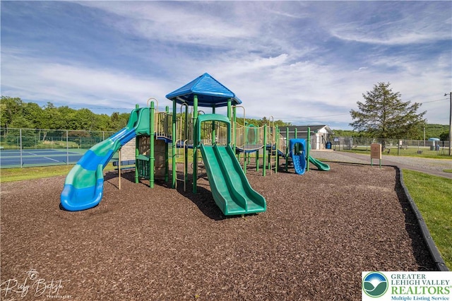 266 Maxatawny Dr, Coolbaugh Twp, PA 18347 - community play area with fence