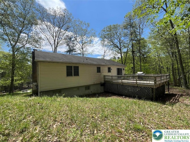 2637 Fernwood Ave, Jackson Twp, PA 18321 - rear view of property with a deck