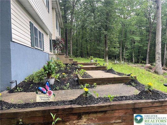 2637 Fernwood Ave, Jackson Twp, PA 18321 - view of yard with a garden