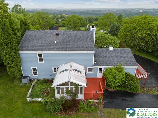 aerial view of property and surrounding area