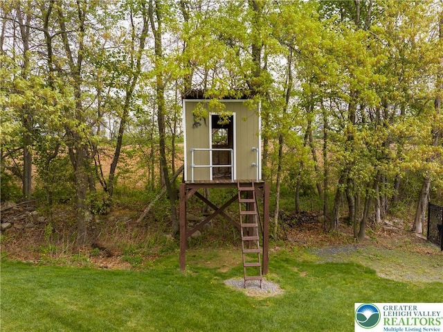 view of outdoor structure