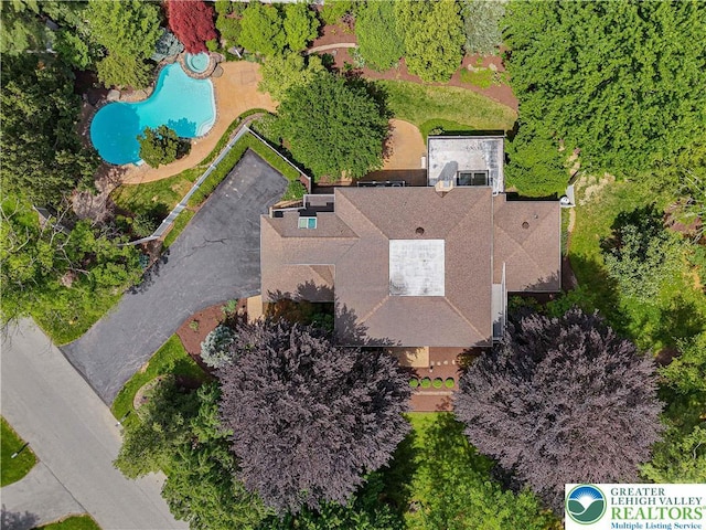 1845 Lehigh Pkwy N, Allentown City, PA 18103 - bird's eye view of a pool area