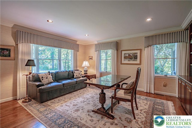 1845 Lehigh Pkwy N, Allentown City, PA 18103 - living area with baseboards, wood finished floors, ornamental molding, and recessed lighting