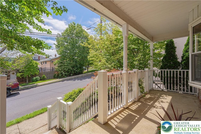 851 N Hoffert St, Fountain Hill Boro, PA 18015 - view of porch