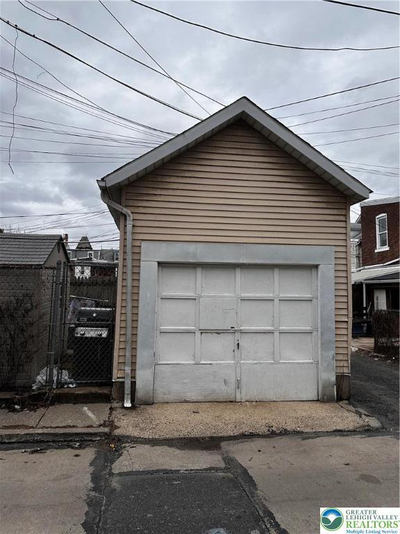 123 N Penn St, Allentown City, PA 18102 - view of detached garage