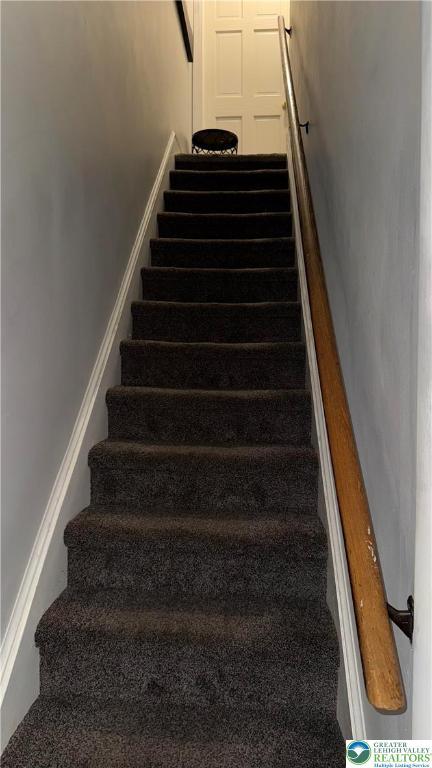 123 N Penn St, Allentown City, PA 18102 - view of staircase
