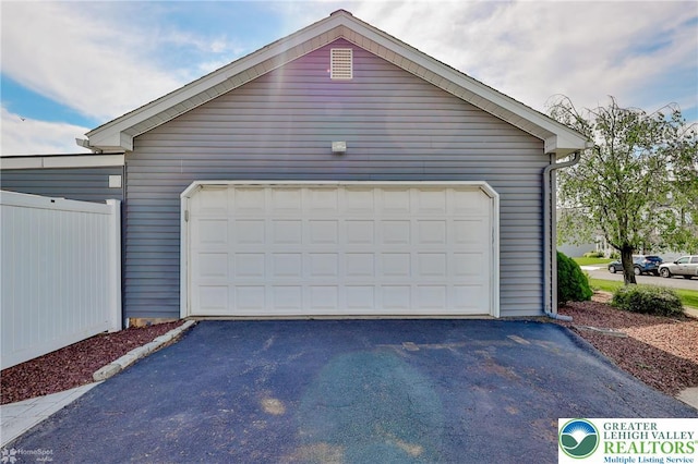 3940 Dewalt St, Bethlehem Twp, PA 18020 - view of garage