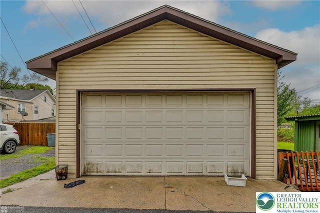 4 Front St, Glendon Borough, PA 18042 - view of detached garage