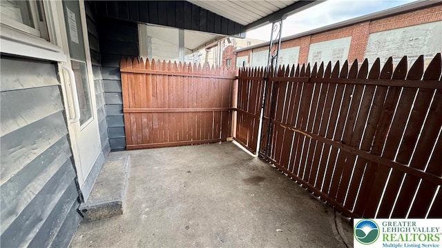 836 Elliger St, Allentown City, PA 18102 - view of patio / terrace