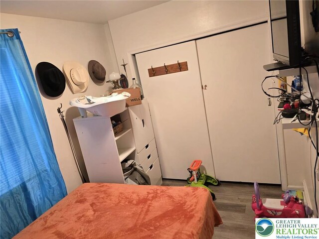 726 N 8th St, Allentown City, PA 18102 - bedroom with wood finished floors