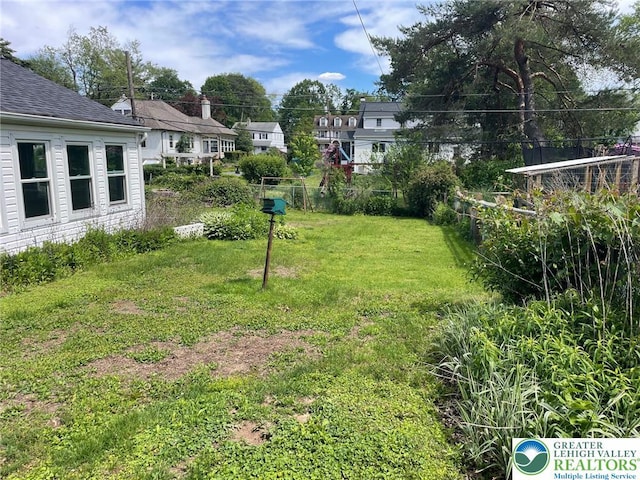 1123 Cumberland Rd, Abington, PA 19001 - view of yard