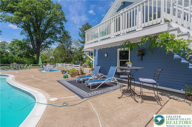 306 W Paxinosa Rd, Forks Twp, PA 18040 - community pool with a patio area
