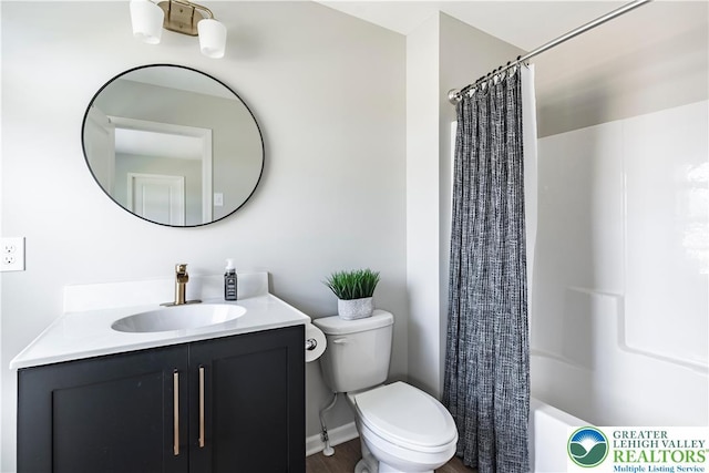 2638 Hollow View Dr, Forks Twp, PA 18040 - bathroom with vanity, toilet, shower / tub combo, and baseboards