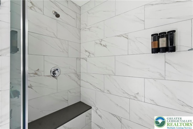 2638 Hollow View Dr, Forks Twp, PA 18040 - full bath with tiled shower