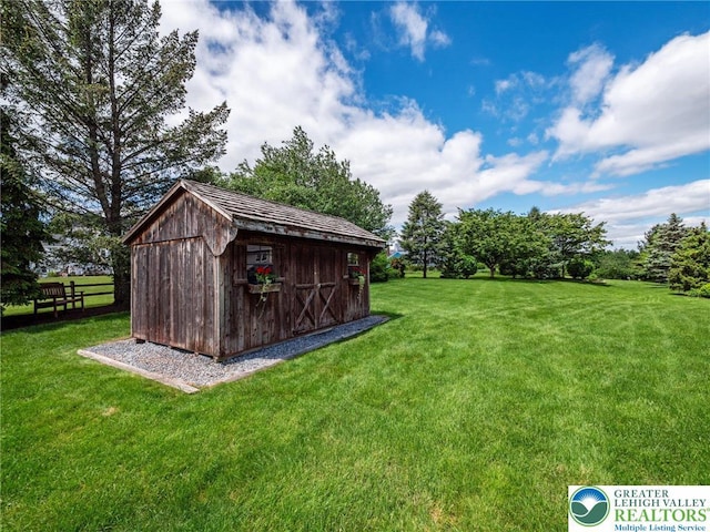 3840 E View Dr, North Whitehall Twp, PA 18069 - view of yard