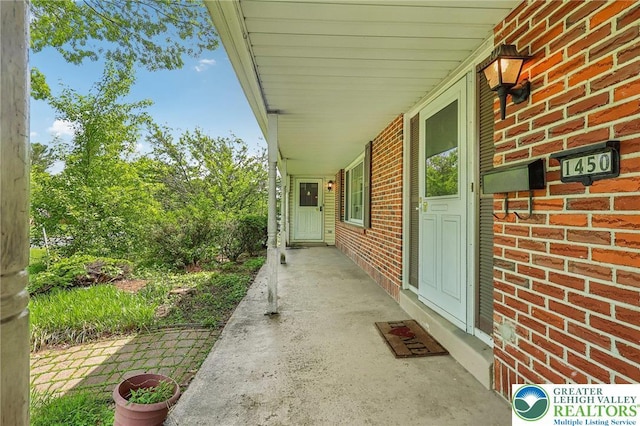 1450 Springhouse Rd, South Whitehall Twp, PA 18104 - view of covered porch