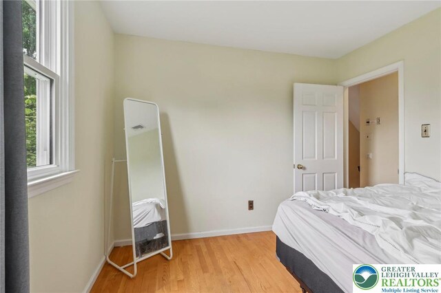 1450 Springhouse Rd, South Whitehall Twp, PA 18104 - bedroom featuring light wood finished floors and baseboards