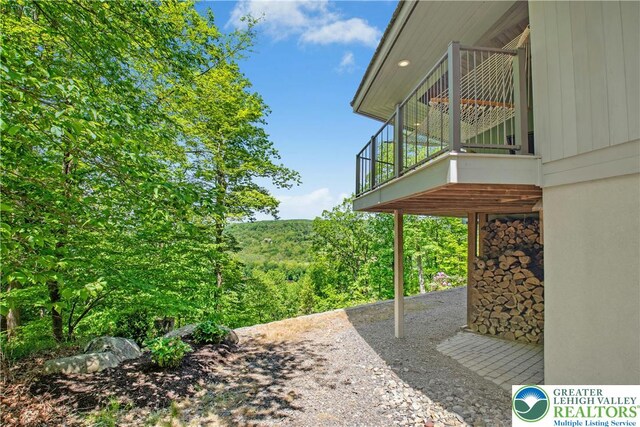 511 Center Hill Rd, Nockamixon Twp, PA 18972 - view of yard featuring a balcony