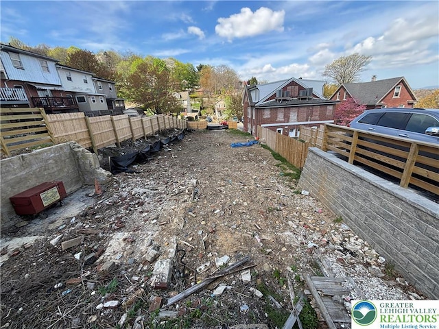 739 Atlantic St, Bethlehem City, PA 18105 - view of yard featuring a residential view