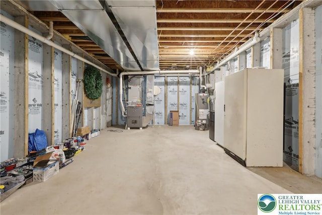 136 Outlook Ct, Middle Smithfield Twp, PA 18302 - unfinished basement with gas water heater and heating unit