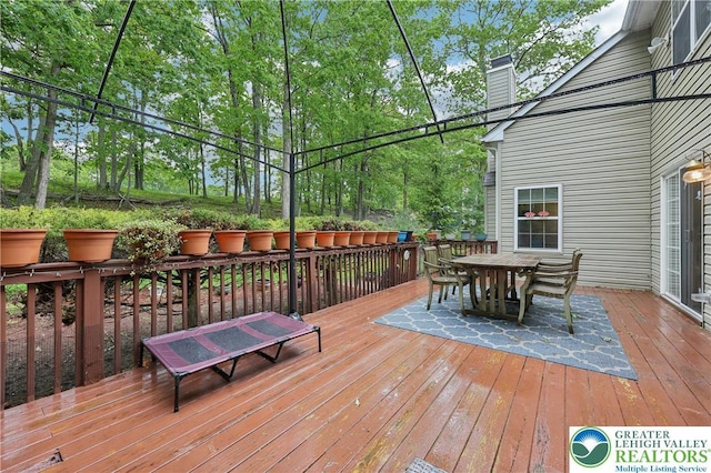 136 Outlook Ct, Middle Smithfield Twp, PA 18302 - wooden deck featuring outdoor dining area