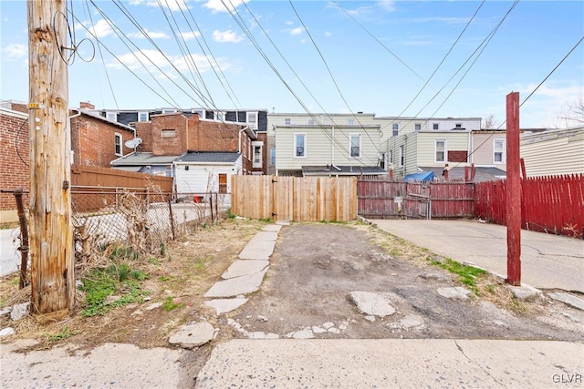 526 N Law St, Allentown City, PA 18102 - view of fenced yard