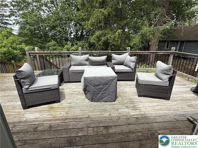 204 Analomink St, East Stroudsburg, PA 18301 - deck with outdoor lounge area