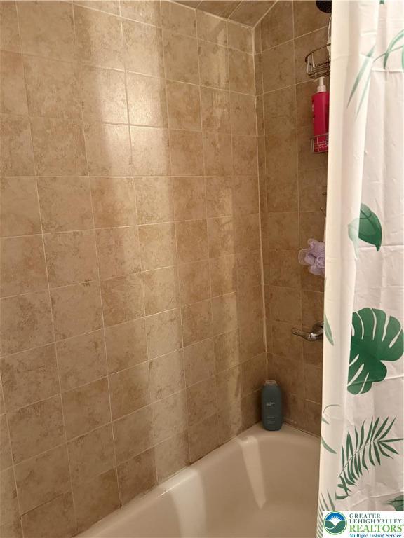 204 Analomink St, East Stroudsburg, PA 18301 - full bathroom with shower / bathtub combination with curtain