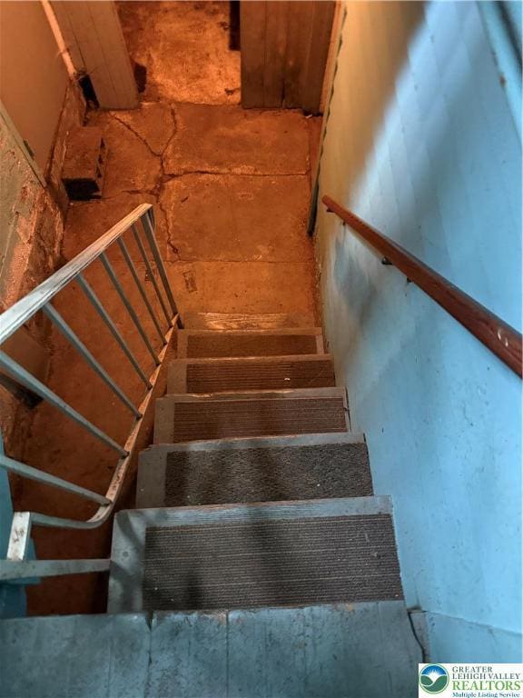 204 Analomink St, East Stroudsburg, PA 18301 - view of staircase