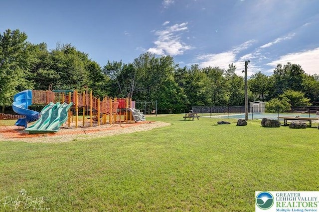 4754 Brentwood Dr, Tobyhanna Twp, PA 18466 - view of yard with view of wooded area