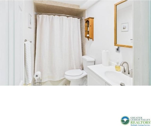 108 Abbey Ln, Lehman Twp, PA 18302 - bathroom with toilet and vanity