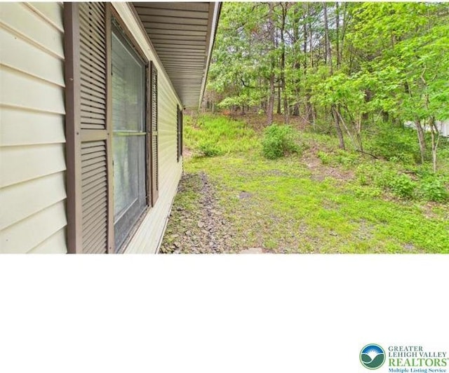 108 Abbey Ln, Lehman Twp, PA 18302 - view of yard