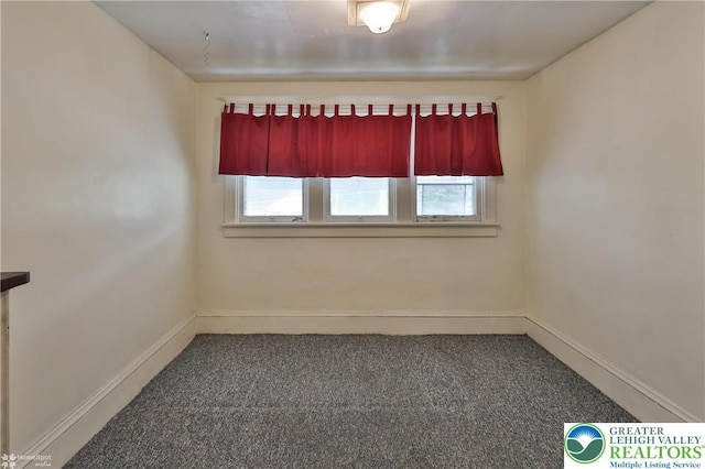 171 N New St, Nazareth Borough, PA 18064 - empty room with plenty of natural light, carpet, and baseboards