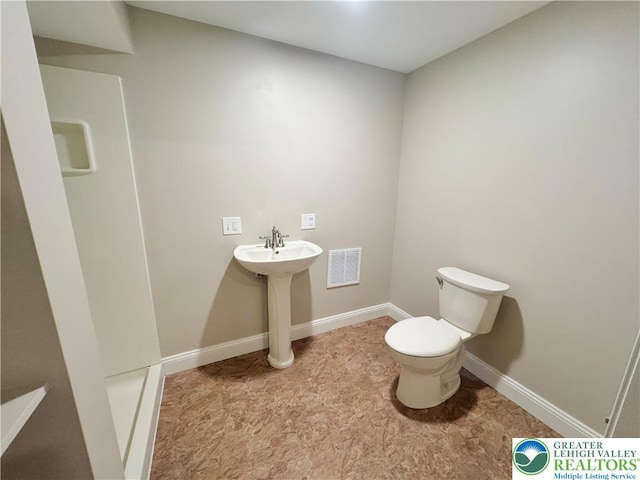 4620 Graystone Dr, Lower Nazareth Twp, PA 18064 - bathroom featuring toilet and a sink