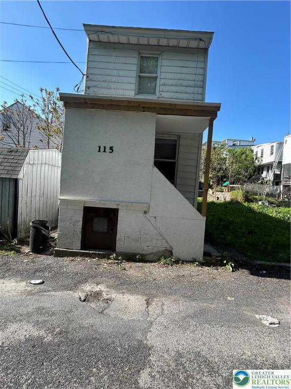 115 Rock St, Shenandoah, PA 17976 - photo 2