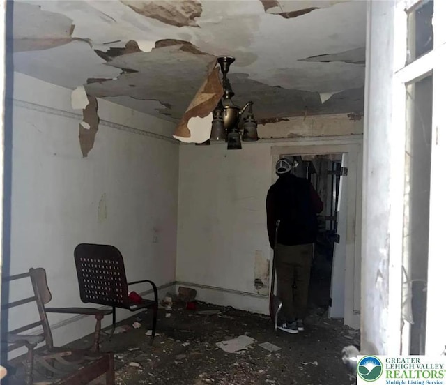115 N Locust St, Mount Carmel, PA 17851 - view of empty room