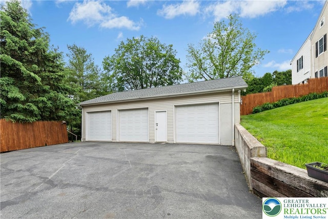 3139 Wilson Ave, Bethlehem Twp, PA 18020 - view of detached garage