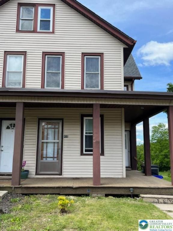 416 White St, Bowmanstown Borough, PA 18071 - country-style home featuring covered porch and a front lawn