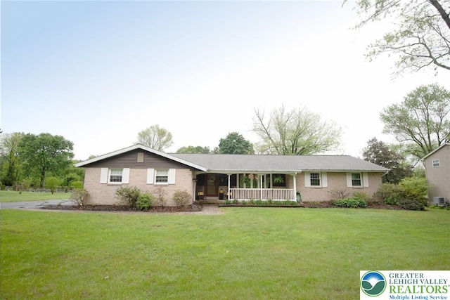 4614 Vera Cruz Rd, Upper Saucon Twp, PA 18034 - single story home featuring a front yard and covered porch