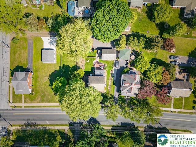 631 Main St, Tatamy Borough, PA 18085 - aerial view of residential area