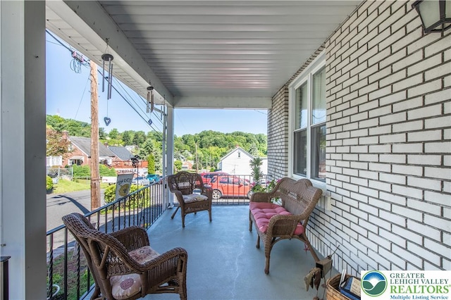 622 Scholl Ave, Salisbury Twp, PA 18015 - view of patio / terrace