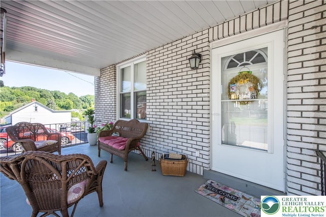622 Scholl Ave, Salisbury Twp, PA 18015 - view of patio / terrace