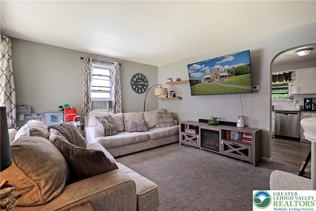 613 S Hoffert St, Fountain Hill Boro, PA 18015 - living room with carpet