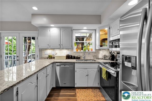 5401 Hale Ave, Hanover Twp, PA 18017 - kitchen featuring appliances with stainless steel finishes, a sink, healthy amount of natural light, dark wood-style floors, and recessed lighting